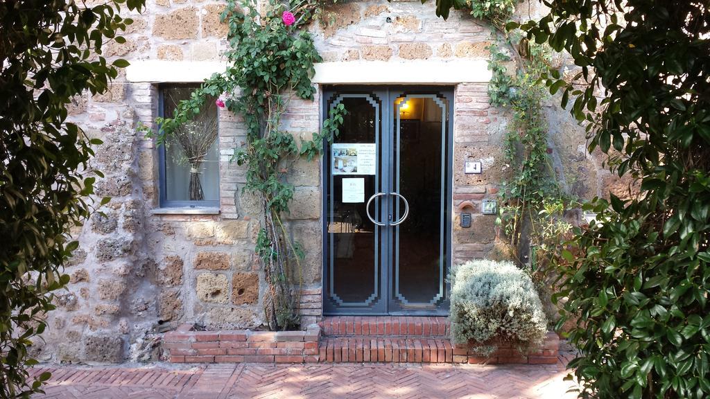Hotel Scilla Sovana Exteriör bild