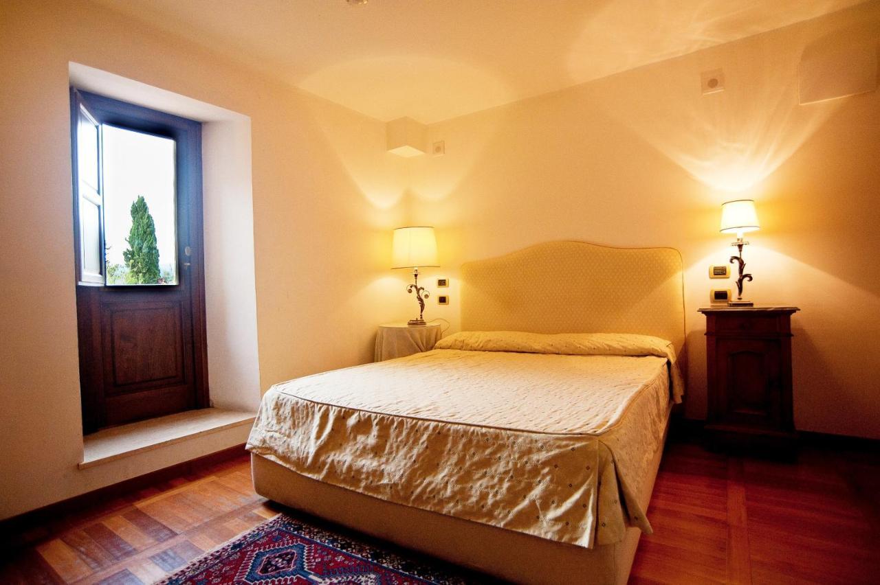 Hotel Scilla Sovana Exteriör bild